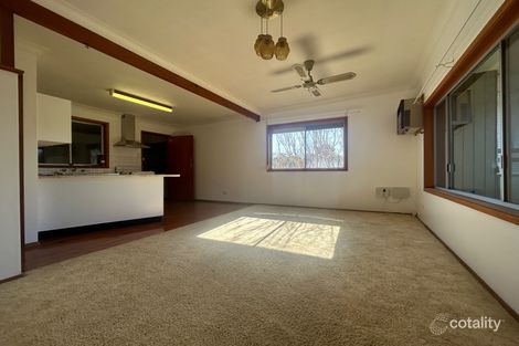 Property photo of 28 Kerry Crescent Berkeley Vale NSW 2261