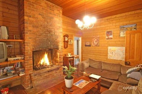 Property photo of 13 Cardigan Street Endeavour Hills VIC 3802