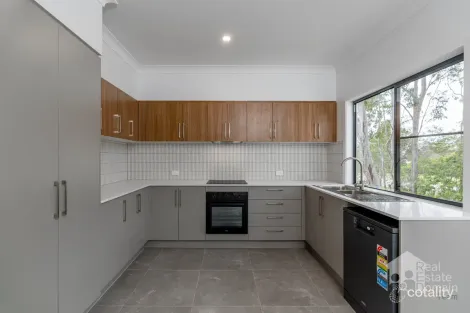 18 Sharman, Redbank Plains, QLD 4301