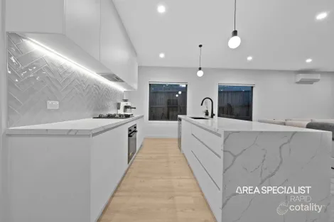 Property photo of 2/4 Daryl Court Hampton Park VIC 3976