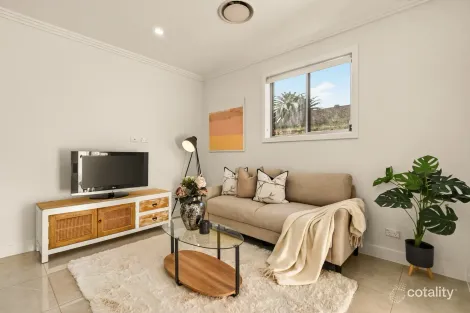 Property photo of 4/27C Carinya Road Girraween NSW 2145