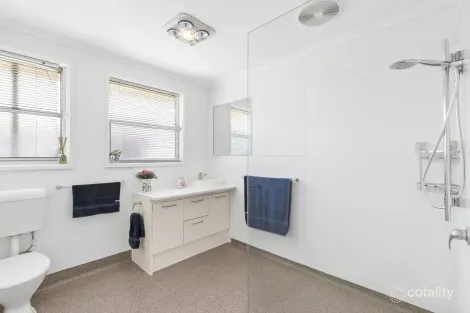 Property photo of 4 Solar Drive Whittington VIC 3219