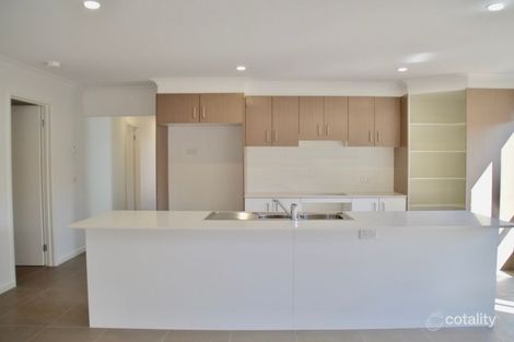 Property photo of 5 Hollis Crescent Bacchus Marsh VIC 3340