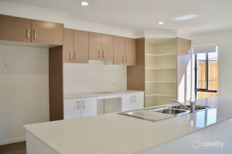 Property photo of 5 Hollis Crescent Bacchus Marsh VIC 3340