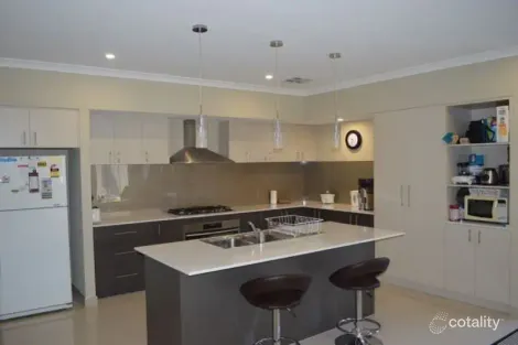 Property photo of 8 Lovage Street Treeby WA 6164