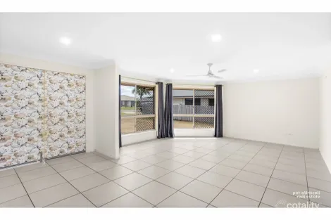 Property photo of 17 Tippett Crescent Gracemere QLD 4702
