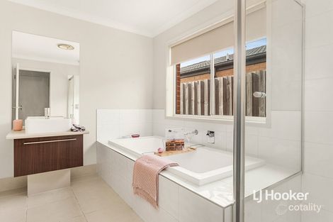 Property photo of 8 Surveyor Street Wyndham Vale VIC 3024