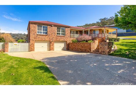 Property photo of 3 Rixon Place Glenroy NSW 2640