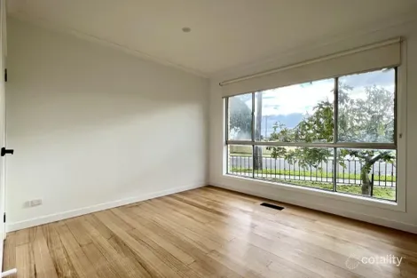 Property photo of 3 Heather Grove Traralgon VIC 3844