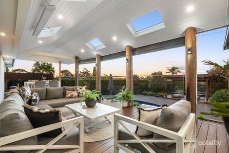 Property photo of 2 The Crest Langwarrin VIC 3910