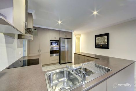 Property photo of 18 Wedgeleaf Place Ashfield QLD 4670