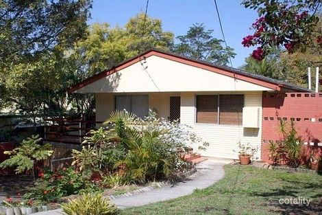 4 Dobbs St, Holland Park West, QLD 4121