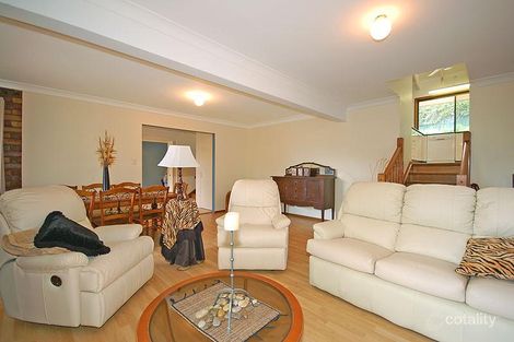 5 Bynoe Cl, Chapel Hill, QLD 4069