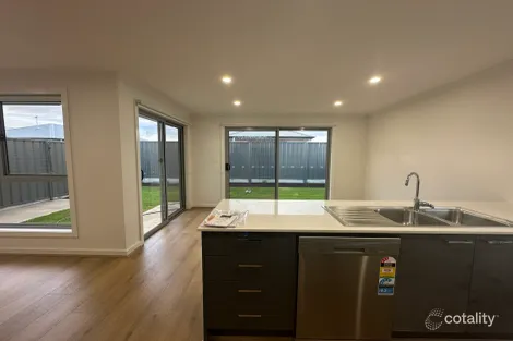 Property photo of 5 Hastwell Drive Munno Para Downs SA 5115