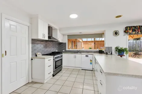 Property photo of 8 McKellar Court Warrnambool VIC 3280