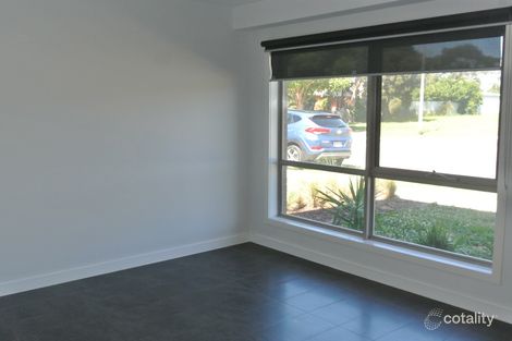 Property photo of 8 Alia Lane Hallam VIC 3803