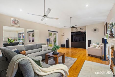 Property photo of 11 Wandarra Way Warranwood VIC 3134