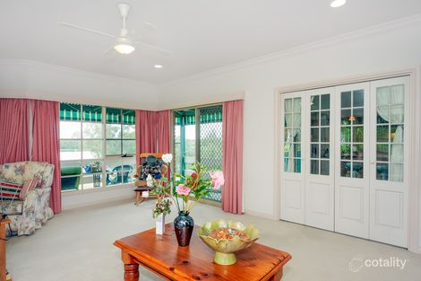 Property photo of 7 Laurina Turn Mill Park VIC 3082