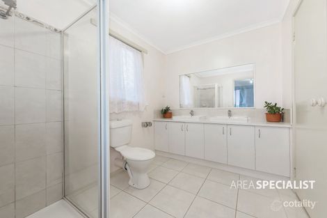 Property photo of 8 Tekarra Drive Hampton Park VIC 3976