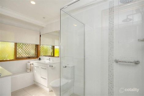 Property photo of 32 Pinon Close Elanora QLD 4221