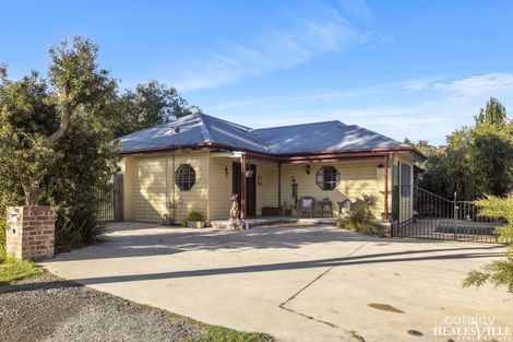 4 Alfred St, Wandin North, VIC 3139