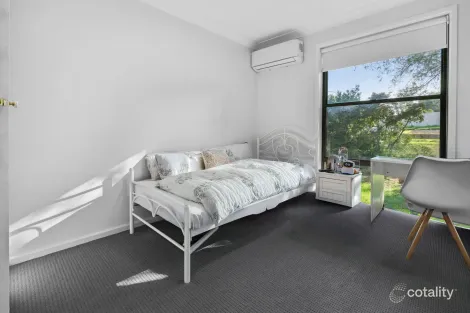 Property photo of 11 John Arthur Avenue Thornton NSW 2322