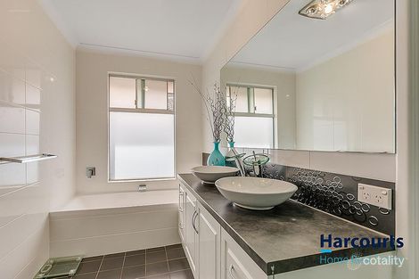 Property photo of 6 Delamere Way Camillo WA 6111