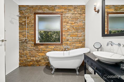 Property photo of 331 Cordeaux Road Mount Kembla NSW 2526