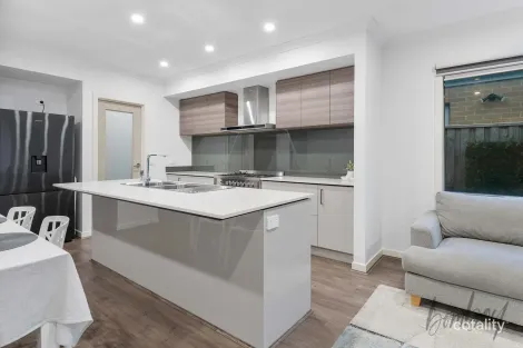 Property photo of 3 Cricklade Street Wollert VIC 3750