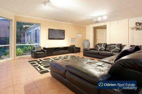 Property photo of 24 Clocktower Court Berwick VIC 3806