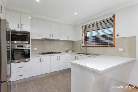 Property photo of 2 Centre Court Avondale Heights VIC 3034