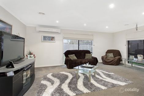 Property photo of 10 Mowbray Court Berwick VIC 3806
