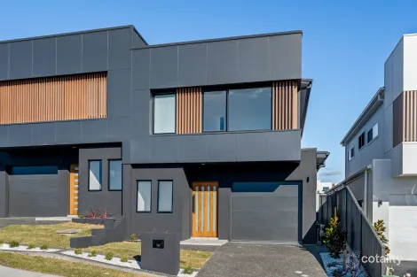 5a Saturn Cres, Dunmore, NSW 2529