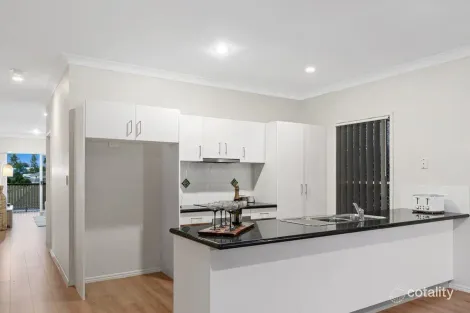 Property photo of 14 Horizon Drive Springfield Lakes QLD 4300