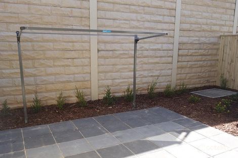 Property photo of 35 Highland Close Macquarie Links NSW 2565