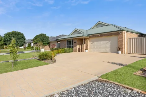 Property photo of 7 Angus Place Bungendore NSW 2621