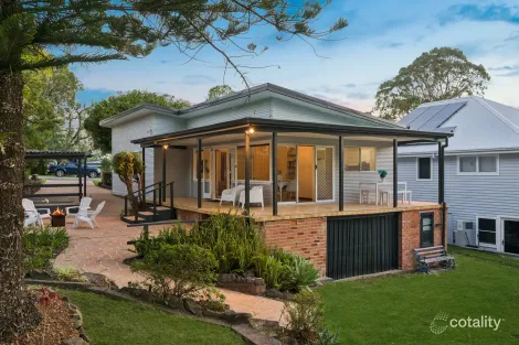 Property photo of 5 Winbin Crescent Gwandalan NSW 2259