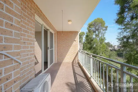 Property photo of 12/79-85 Stapleton Street Pendle Hill NSW 2145