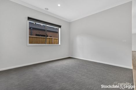 Property photo of 5 Grovedon Circuit Donnybrook VIC 3064