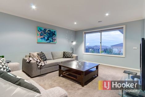 Property photo of 26 Victoria Place Pakenham VIC 3810