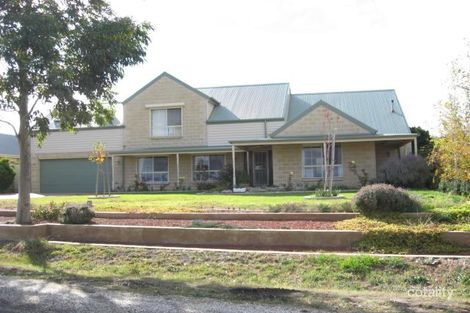 4 The Skyline, Sunbury, VIC 3429