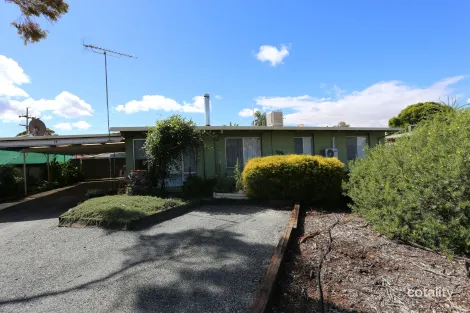 Property photo of 28 Mallee Drive Kambalda West WA 6442