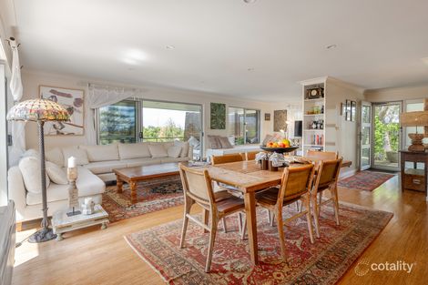 Property photo of 10 Jarrah Crescent Ocean Shores NSW 2483