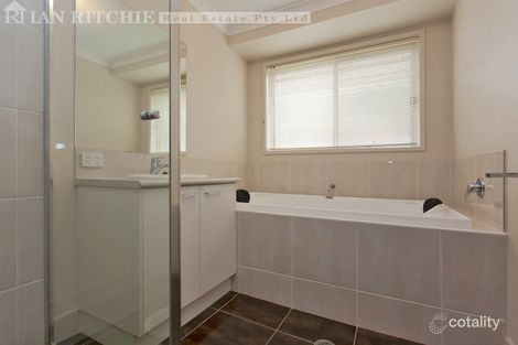 Property photo of 4 Silkyoak Court East Albury NSW 2640