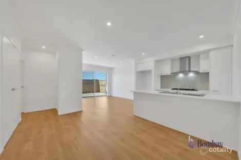 Property photo of 35 Rochford Drive Donnybrook VIC 3064