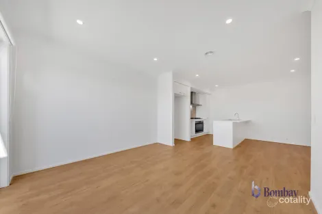 Property photo of 35 Rochford Drive Donnybrook VIC 3064