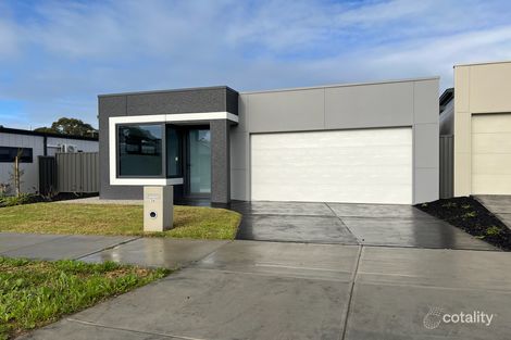 Property photo of 26 Zermatt Loop Pakenham VIC 3810