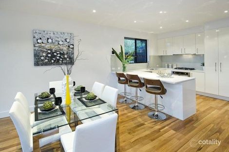 Property photo of 2/15 Eley Road Blackburn South VIC 3130