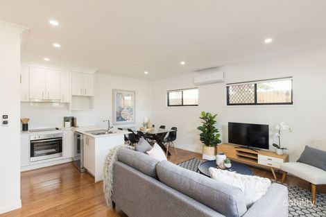 Property photo of 11 Kennington Road Camp Hill QLD 4152