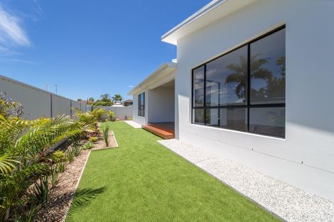 Property photo of 102 Stradbroke Street Runaway Bay QLD 4216